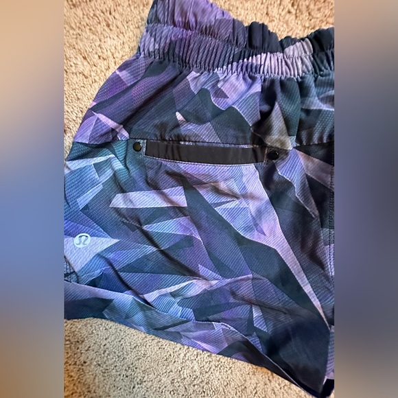 Lululemon Spring Break Away Short - Picture 5 of 7